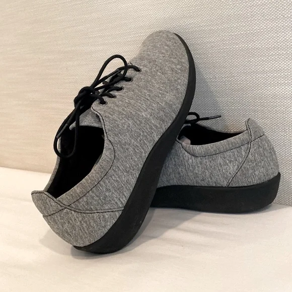 Clarks Gray Heathered Sillian Tino Sneaker - Picture 2 of 10